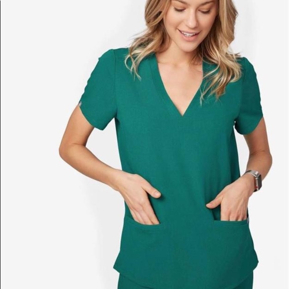 FIGS Medium Scrub Set